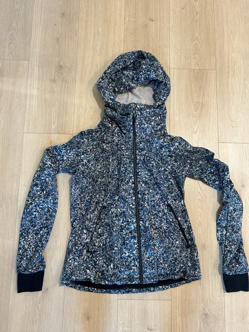 Lululemon Seawheeze 2017 Gather Me Slightly Rain Jacket - size 6